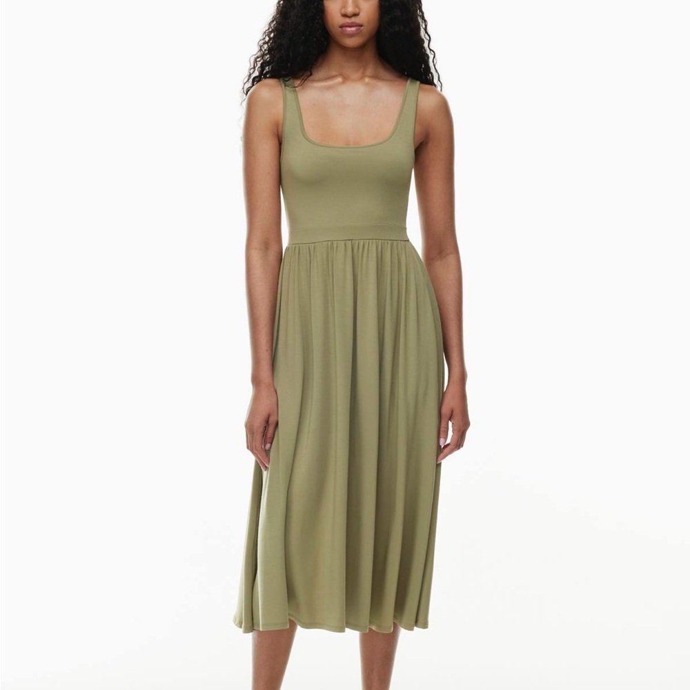 Aritzia Midi Market Dress with Slit !!!